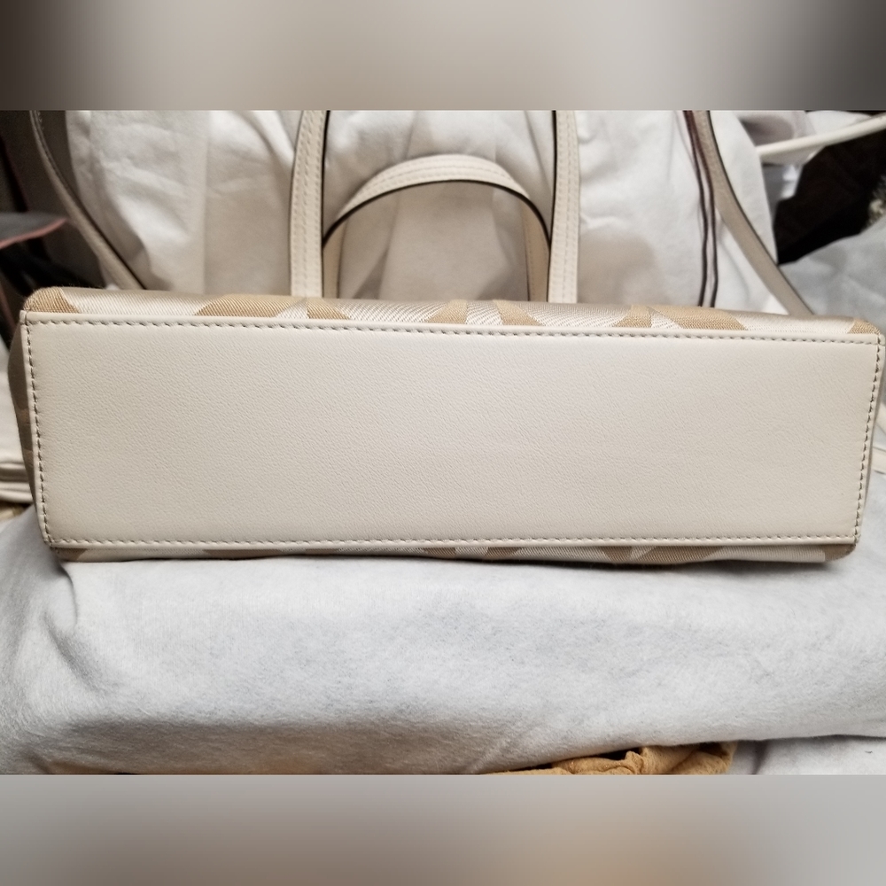 Used Twice - Excellent condition - Coach - Small White / Tan purse - Picture 2 of 7